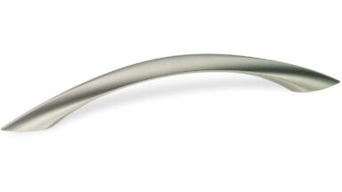 Design-Segmentbogengriff Bad-Salzuflen Zamak vernickelt matt - 168 mm lang vor weißem Hintergrund