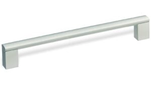 Design-Stangengriff Schwarzenbek Aluminium silber eloxiert - 236 mm lang  vor weißem Hintergrund