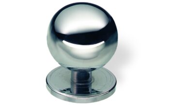 Designknopf Bad-Salzungen Messing verchromt poliert - 25 mm lang  vor weißem Hintergrund