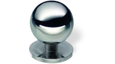 Designknopf Bad-Salzungen Messing verchromt poliert - 30 mm lang  vor weißem Hintergrund