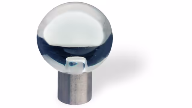 Designknopf Sylt Edelstahl gebürstet / Glas transparent klar - 25 mm lang  vor weißem Hintergrund