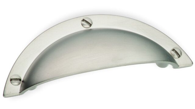 Griffschale Lingen Zamak edelstahlfinish - 92 mm lang vor weißem Hintergrund