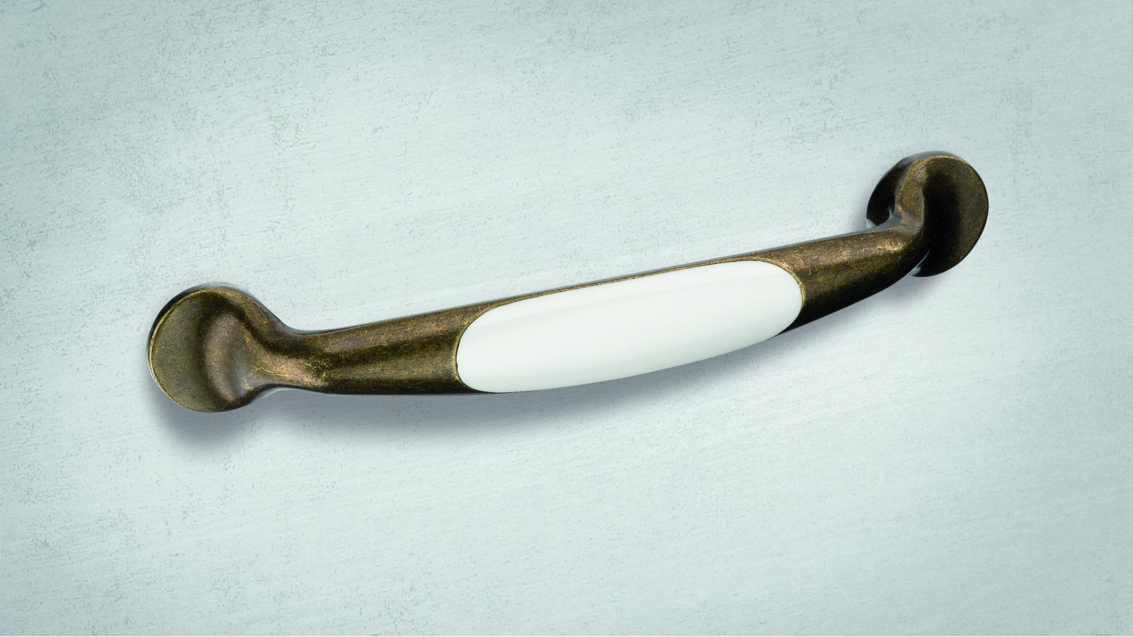 Landhausgriff Rheda-Wiedenbrück Zamak Zinn antik / Kunststoff weiß - 170 mm lang  vor weißem Hintergrund