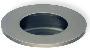 Muschelgriff Kelheim Edelstahl gebürstet - 40 mm lang vor weißem Hintergrund