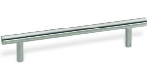 Stangengriff Bad-Driburg Edelstahl gebürstet - 328 mm lang  vor weißem Hintergrund