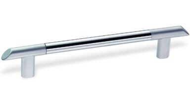 Stangengriff Solingen Zamak verchromt matt / Stahl verchromt poliert - 178 mm lang vor weißem Hintergrund
