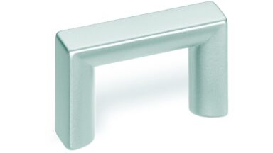 Design-Bügelgriff Ansbach Zamak verchromt matt - 40 mm lang vor weißem Hintergrund