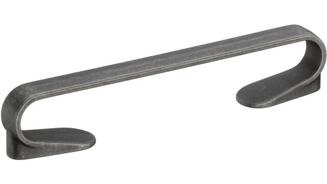 Design-Bügelgriff Helmstedt Zamak zinn antik - 175 mm lang  vor weißem Hintergrund