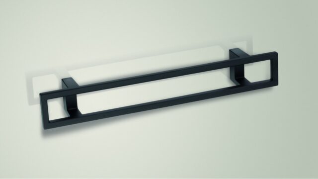 Design-Bügelgriff Sonneberg Zamak weiß - 221 mm lang  vor weißem Hintergrund