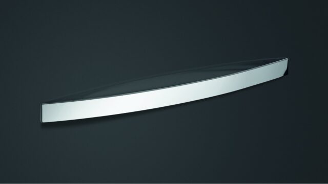 Design-Segmentbogengriff Bad-Mergentheim Zamak verchromt matt - 202 mm lang  vor weißem Hintergrund