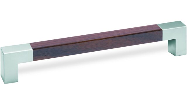 Designgriff Köthen Zamak matt chrom / Nussbaum lackiert - 172 mm lang  vor weißem Hintergrund