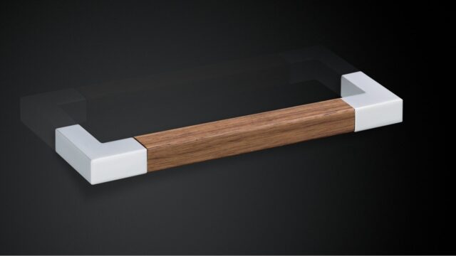 Designgriff Köthen Zamak matt chrom / Nussbaum lackiert - 172 mm lang  vor weißem Hintergrund