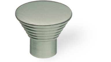 Designknopf Damme Messing edelstahlfinish - 24 mm lang vor weißem Hintergrund
