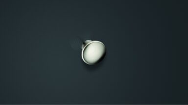 Designknopf Damme Messing edelstahlfinish - 24 mm lang  vor weißem Hintergrund