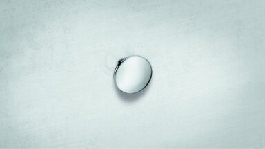 Designknopf Leverkusen Zamak vernickelt matt - 32 mm lang  vor weißem Hintergrund