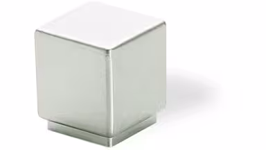 Designknopf Neuburg Zamak vernickelt matt - 20 mm lang vor weißem Hintergrund