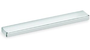 Griffleiste Wetter Zamak verchromt poliert - 140 mm lang  vor weißem Hintergrund