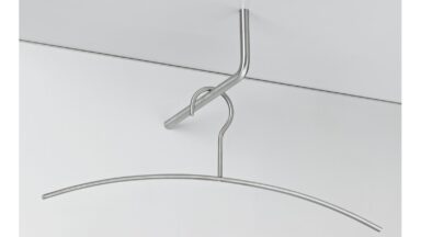 Kleiderbügel Hemmingen Edelstahl gebürstet - 490 mm lang  vor weißem Hintergrund