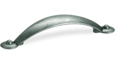 Landhausgriff Lahr Zamak zinn antik - 142 mm lang vor weißem Hintergrund