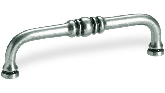 Landhausgriff Waltrop Zamak zinn antik - 106 mm lang  vor weißem Hintergrund