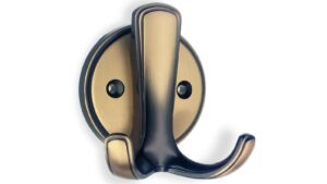 Mantelhaken Kornwestheim Zamak brüniert - 75 mm lang  vor weißem Hintergrund