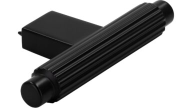 Knopf Mini-Stripes-Massiv Druckguss schwarz matt pulverbeschichtet - 70 mm lang  vor weißem Hintergrund