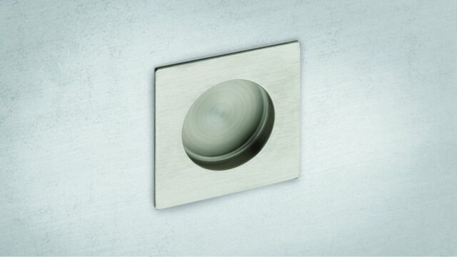 Muschelgriff Bad-Camberg Edelstahl gebürstet - 59 mm lang  vor weißem Hintergrund