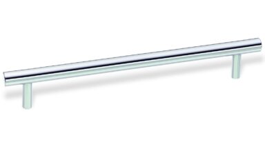 Stangengriff Burscheid Stahl verchromt poliert - 244 mm lang vor weißem Hintergrund
