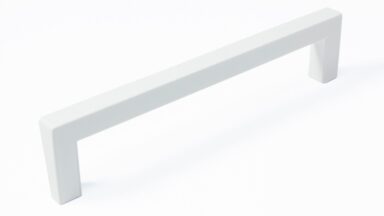 Griff Dassel Kunststoff glasiert - weiß hochglanz - 137 mm lang vor weißem Hintergrund