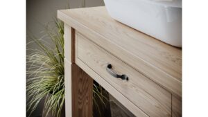 Griff Dießen Druckguss schwarz matt pulverbeschichtet - 135 mm lang  vor weißem Hintergrund