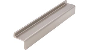 Griffleiste Niebüll Druckguss vernickelt feingeschliffen - 150 mm lang vor weißem Hintergrund