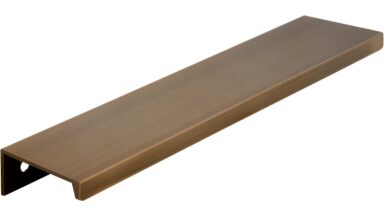Griffleiste Ottendorf-Okrilla Aluminium messing schwarz gebürstet - 180 mm lang vor weißem Hintergrund