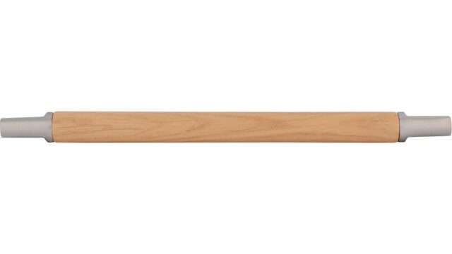 Griff Nieder-Olm Druckguss - Holz eiche natur lackiert edelstahleffekt - 174 mm lang  vor weißem Hintergrund