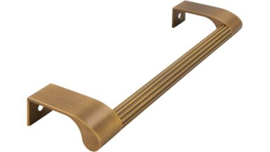 Griff Rödinghausen Aluminium - Druckguss messing schwarz gebürstet messing schwarz gebürstet - 180 mm lang vor weißem Hintergrund