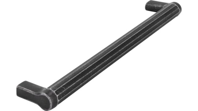Griff Ruppichteroth Aluminium - Druckguss eisenfarbig getrommelt matt eisenfarbig getrommelt matt - 174 mm lang  vor weißem Hintergrund