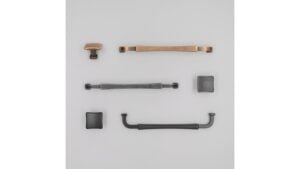 Moebelknopf-Woelfersheim-schwarz-Zinkdruckguss-laenge-30-914924-familie Knopf Wölfersheim Druckguss schwarz matt pulverbeschichtet - 30 mm lang vor weißem Hintergrund