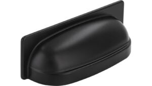 Muschelgriff-Zahna-Elster-schwarz-Zinkdruckguss-laenge-94-917334-seitlich Muschel Zahna-Elster Druckguss schwarz matt pulverbeschichtet - 94 mm lang vor weißem Hintergrund