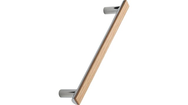 Griff BIS Eiche FSC 100%-Zink - Lackiert/Glanz verchromt - 188 mm lang vor weißem Hintergrund