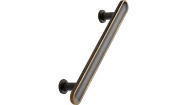 Griff CHATEAU Zink - Braun antik - 180 mm lang vor weißem Hintergrund