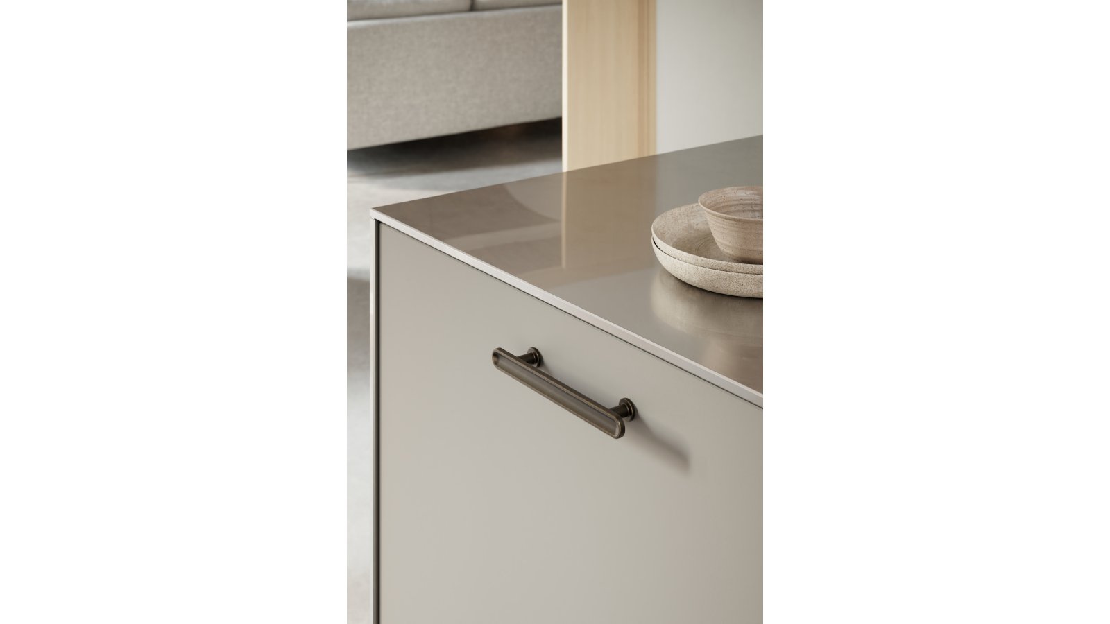 Griff CHATEAU Zink - Braun antik - 180 mm lang  vor weißem Hintergrund