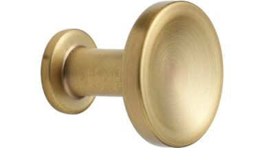 Knopf CHATEAU-KNOB Zink - Dunkel Gold, gebürstet - 30 mm lang  vor weißem Hintergrund