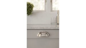 Muschel BARON-MUSCHEL Zink - Glanz Nickel - 88 mm lang  vor weißem Hintergrund