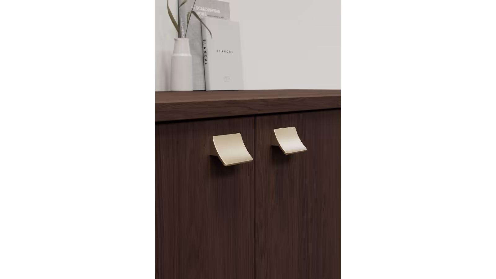 Griffleiste CIEL Aluminium - Mattiertes Messing - 50 mm lang  vor weißem Hintergrund