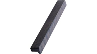 Griffleiste ELAN-Wood Eiche FSC 100% - Dunkelbraun - 600 mm lang  vor weißem Hintergrund