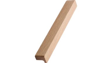 Griffleiste ELAN-Wood Eiche FSC 100% - Lackiert - 200 mm lang  vor weißem Hintergrund