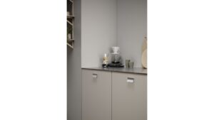 Griffleiste LEAF Zink - Edelstahloptik - 85 mm lang  vor weißem Hintergrund