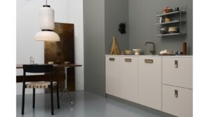 Griffleiste LEAF Zink - Messing gebürstet - 43 mm lang  vor weißem Hintergrund