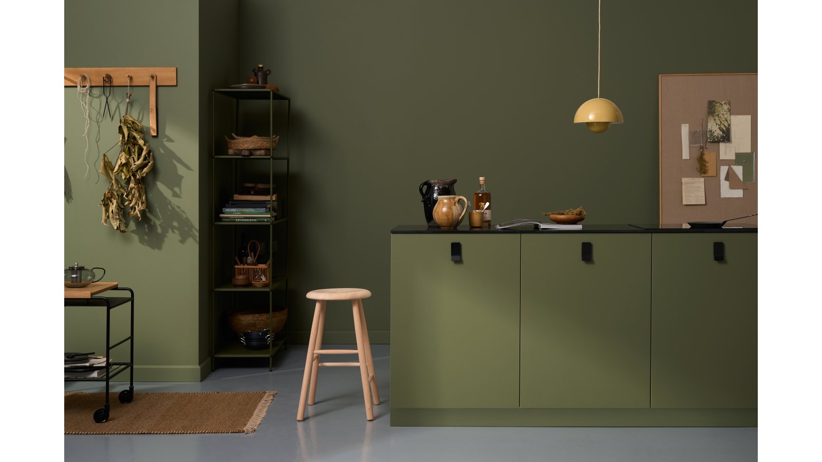 Griffleiste LEAF Zink - Schwarz matt - 43 mm lang  vor weißem Hintergrund