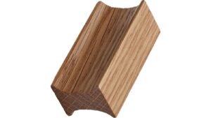 Griffleiste TRACK-WOOD Eiche FSC 100% - Lackiert - 50 mm lang  vor weißem Hintergrund