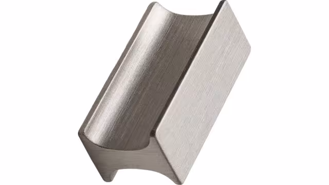 Griffleiste TRACK Aluminium - Edelstahloptik - 50 mm lang  vor weißem Hintergrund